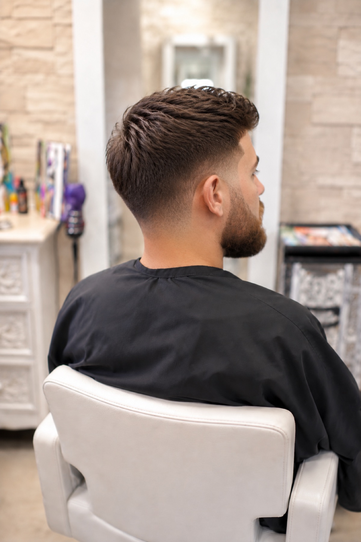 Après : coupe homme dégradée et barbe parfaitement taillée